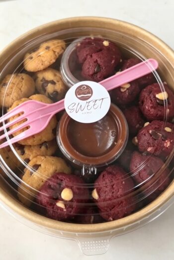 4-Pack Red Velvet & Chocolate Chip Cookies with Dip, Healthy Formula, Free Home Delivery